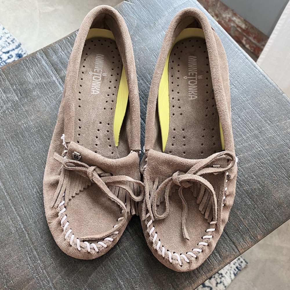NEW MINNETONKA MOCS - Picture 2 of 6